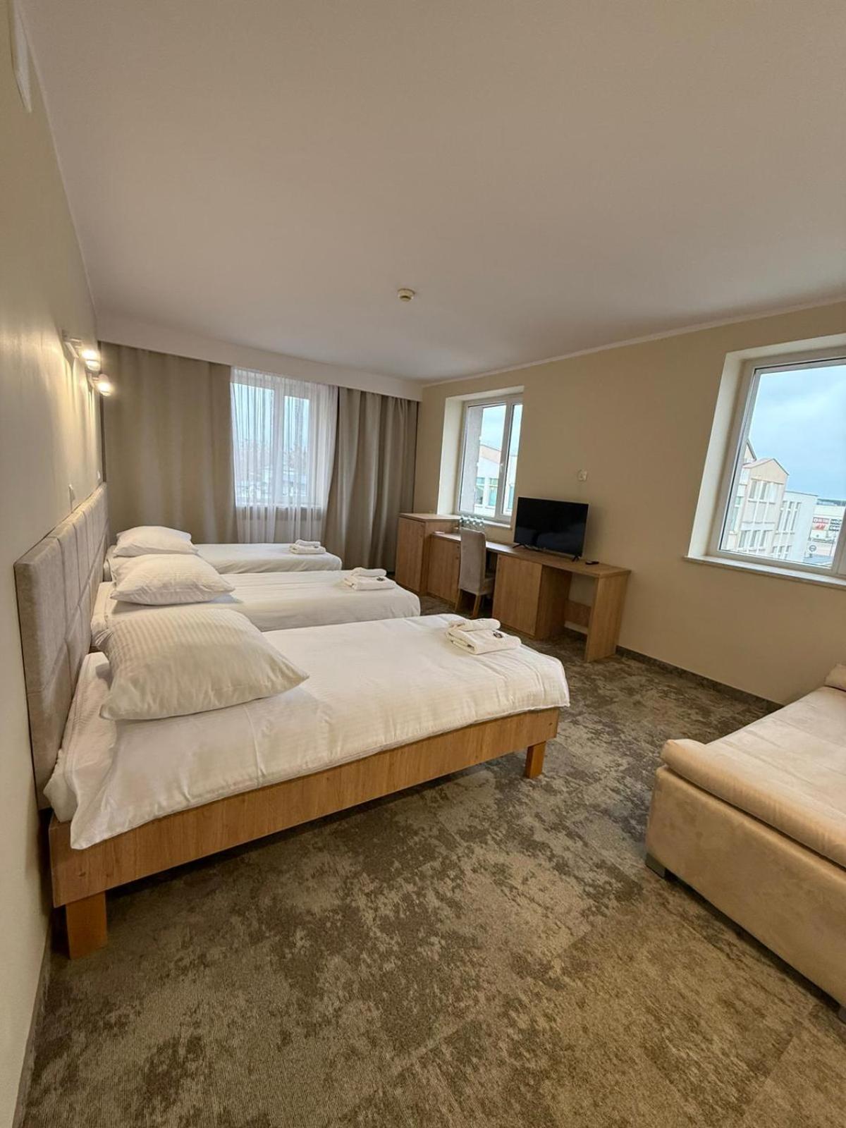 Hotel Tm Радом Екстер'єр фото