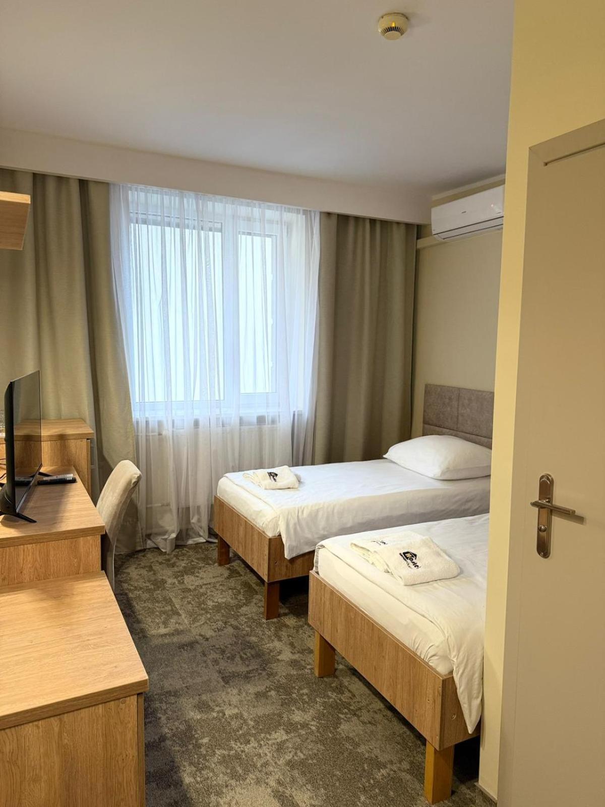 Hotel Tm Радом Екстер'єр фото
